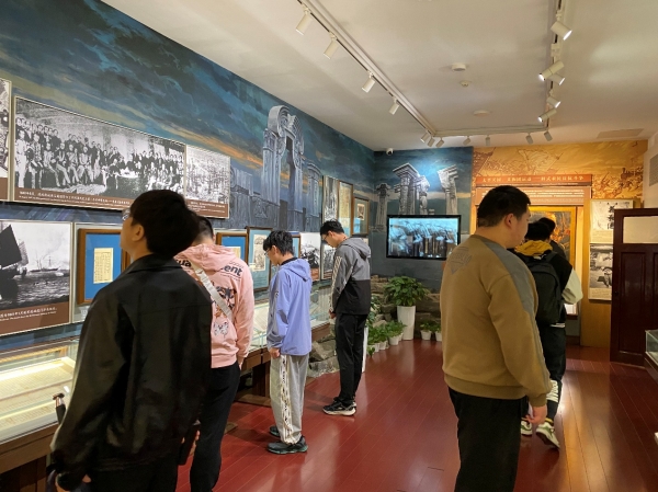 光辉伟业，红色序章--玉泉书院第二党支部走进北大红楼开展党日活动
