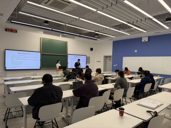 玉泉书院第二党支部召开党员大会